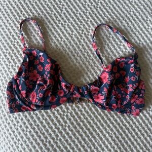 Acacia Poppy Manhattan Top
